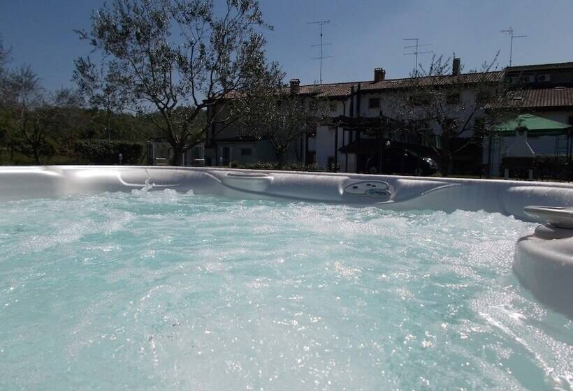 هتل Agriturismo Al Tralcio