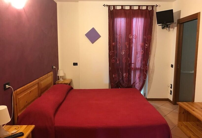 ホテル Albergo Quattro Pini