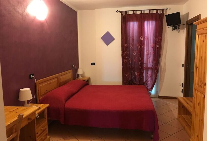 ホテル Albergo Quattro Pini