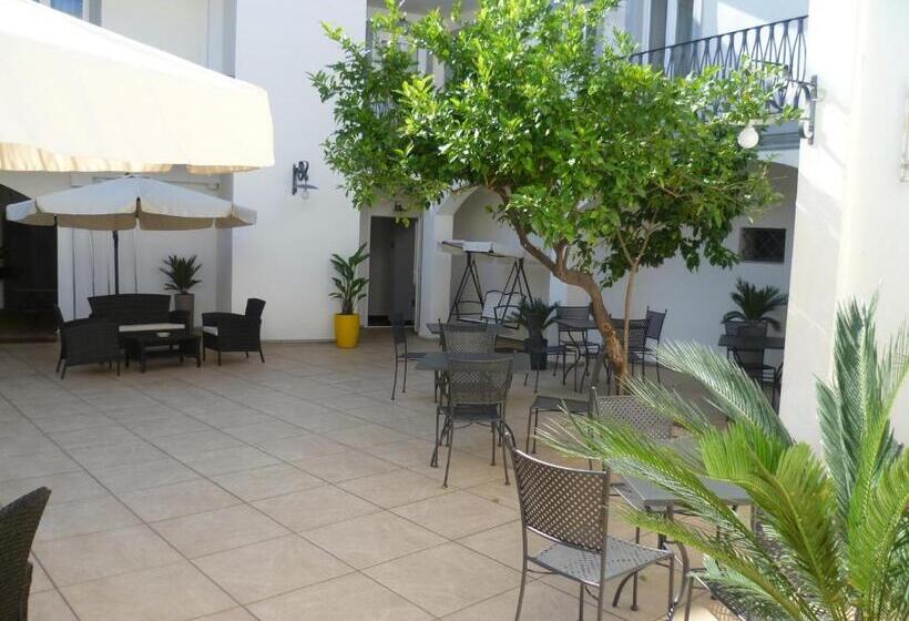 فندق Albergo Residenziale La Corte