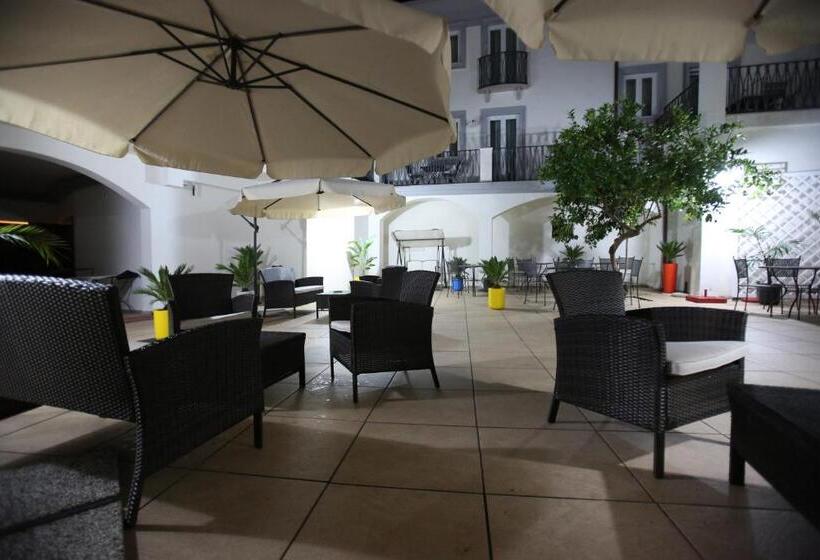 فندق Albergo Residenziale La Corte