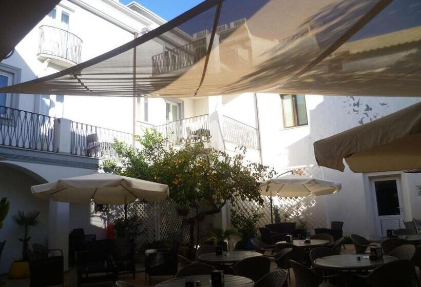 فندق Albergo Residenziale La Corte