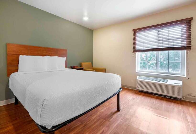 בית מלון כפרי Extended Stay America Select Suites  Lake Worth