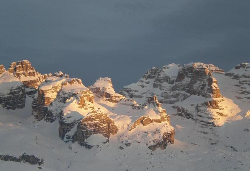 هتل Garnì La Soldanella