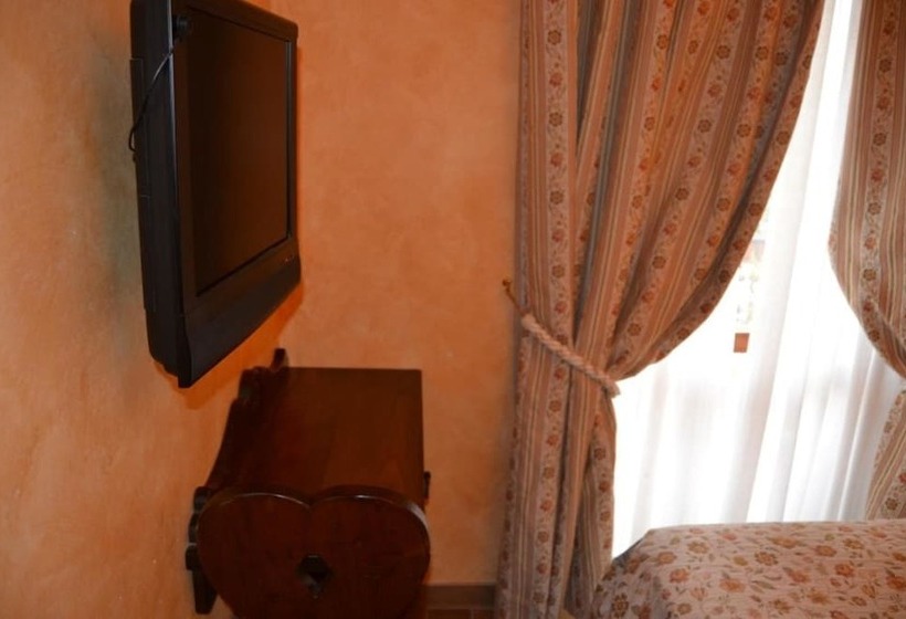 호텔 La Piazzetta Rooms & Breakfast