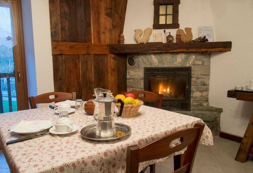 בית מלון כפרי Le Vieux Noyer   Appartamenti Al Verde Villaggio Di Rumiod