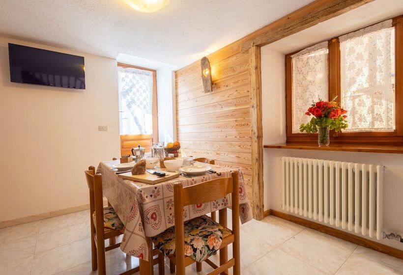 בית מלון כפרי Le Vieux Noyer   Appartamenti Al Verde Villaggio Di Rumiod