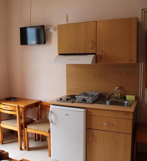 پانسیون Astir Rooms