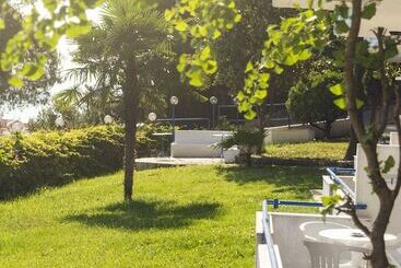 Roditsa Patritsia Apartments