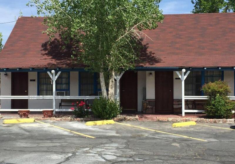 Townhouse Motel