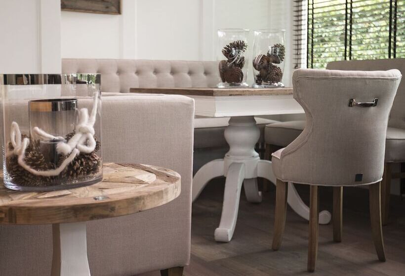 Zenzez Hotel & Lounge