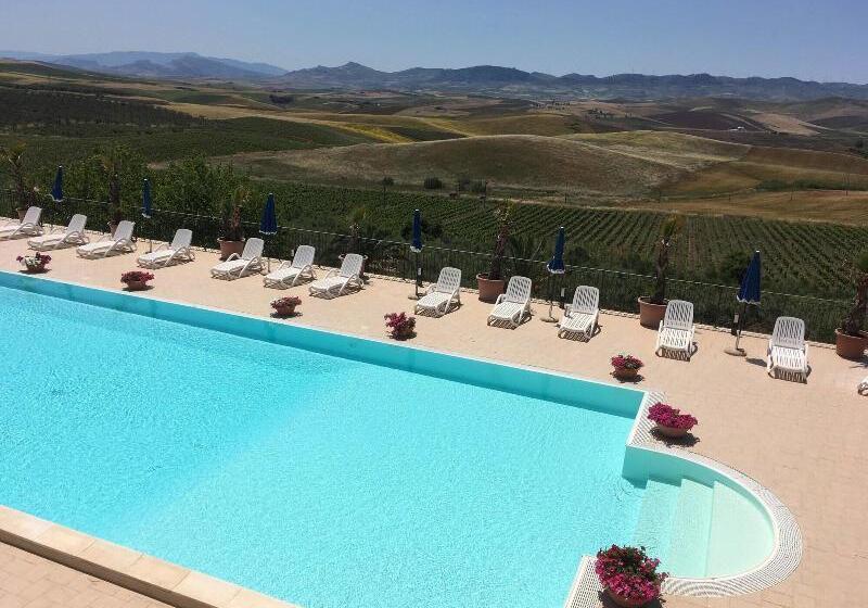 هتل Agriturismo Sirignano Wine Resort