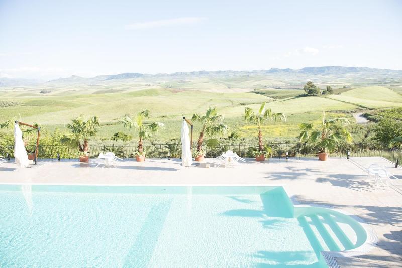 هتل Agriturismo Sirignano Wine Resort