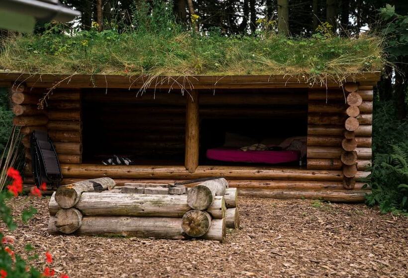 هتل By The Bridge Bed & Breakfast