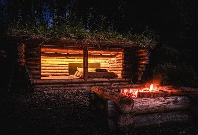 هتل By The Bridge Bed & Breakfast
