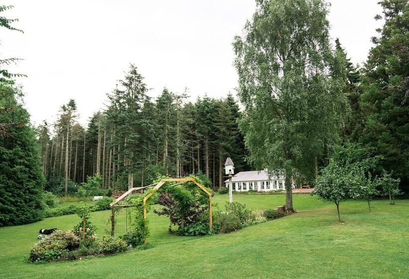 هتل By The Bridge Bed & Breakfast