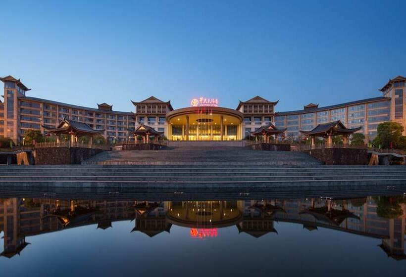 هتل Huitang Huatian City Hot Spring Resort