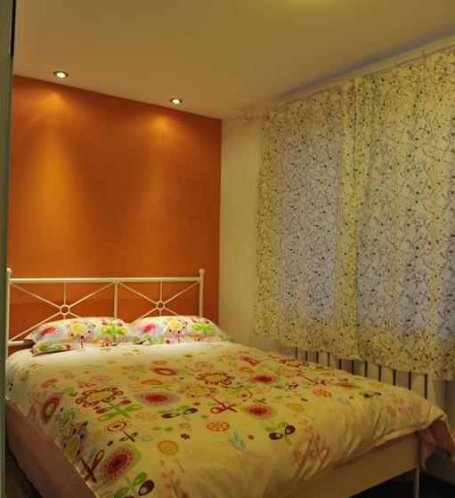 בית מלון כפרי Buzz Lightyear Youth Hostel