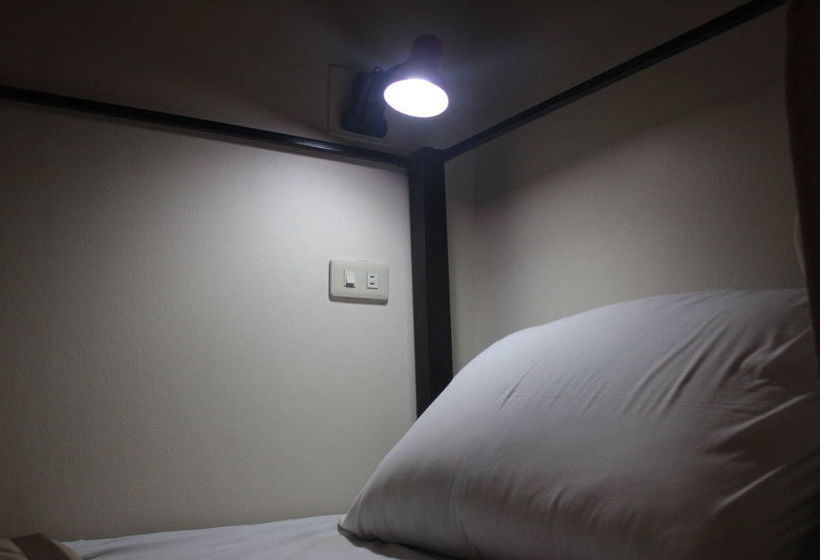Bgc Hostel And Dorm Qc