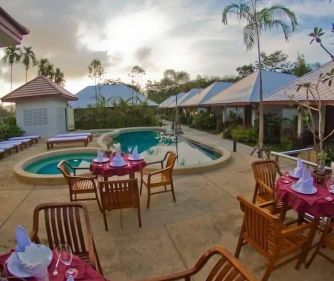 هتل Baan Chongfa Resort