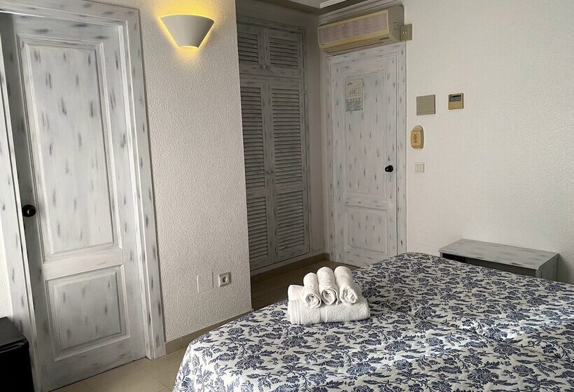 هتل Hostal Bellavista Formentera