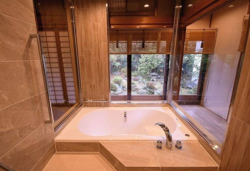 هتل 高野山 宿坊 桜池院  Koyasan Shukubo Yochiin