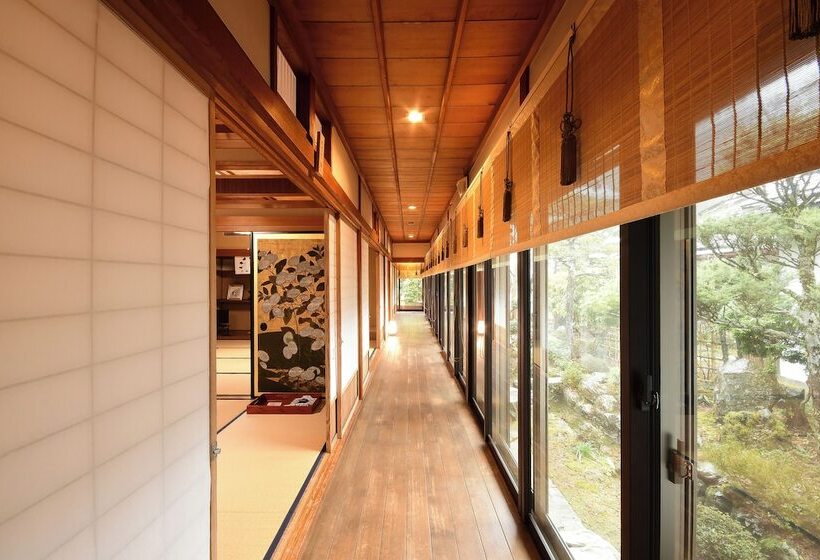 هتل 高野山 宿坊 桜池院  Koyasan Shukubo Yochiin