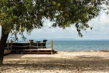 هتل Mango Beach Resort