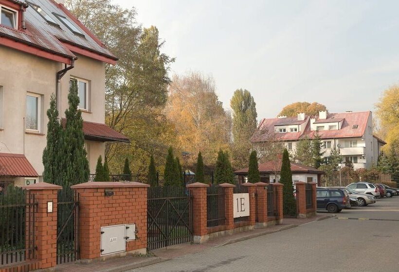 پانسیون Anton House