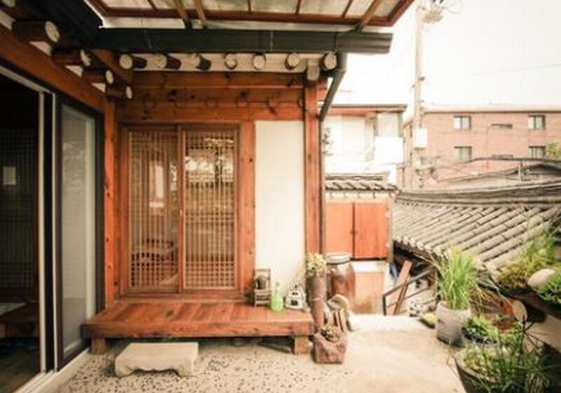 پانسیون Bukchonmaru Hanok Guesthouse