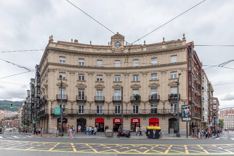 בית מלון כפרי B48 Bilbao Abando Serviced Apartments