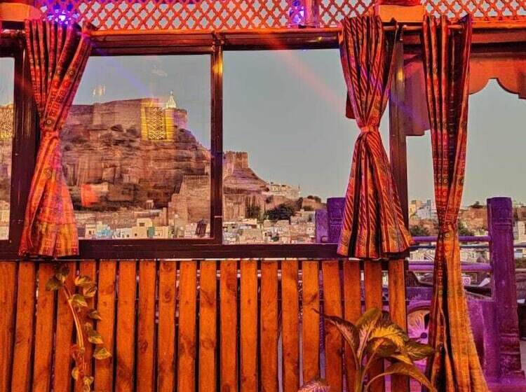 هتل Castle View Heritage Haveli