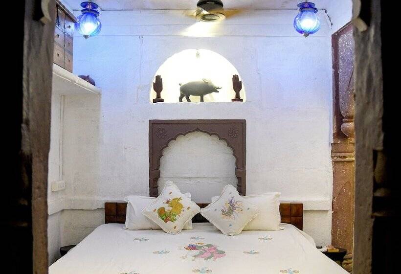 هتل Castle View Heritage Haveli