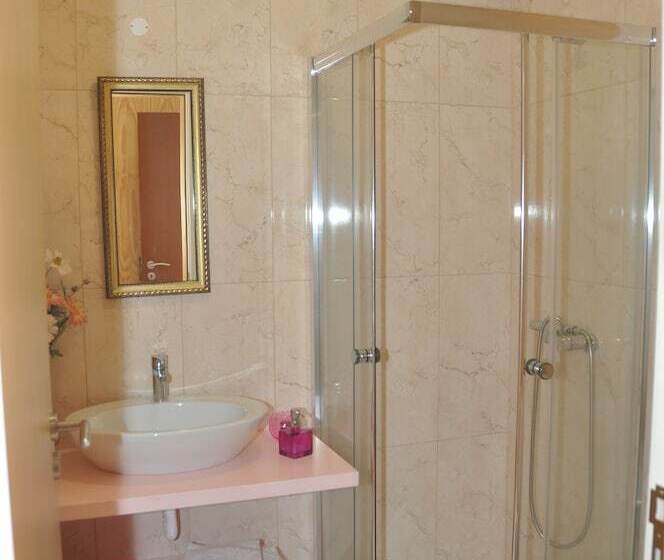 פנסיון Room In B&b   Paradise Is Real At Vale Martinho Sherazad