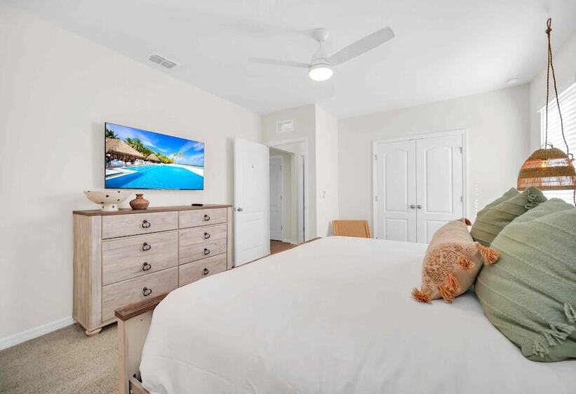 Resort Oasis W/ Game Room: 11 Mi To Disney!