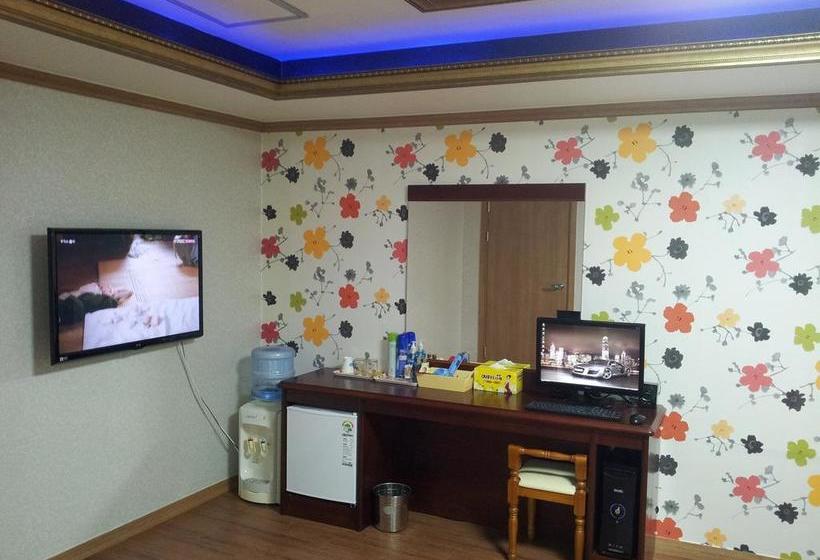 בית מלון כפרי Gwangju  Banana