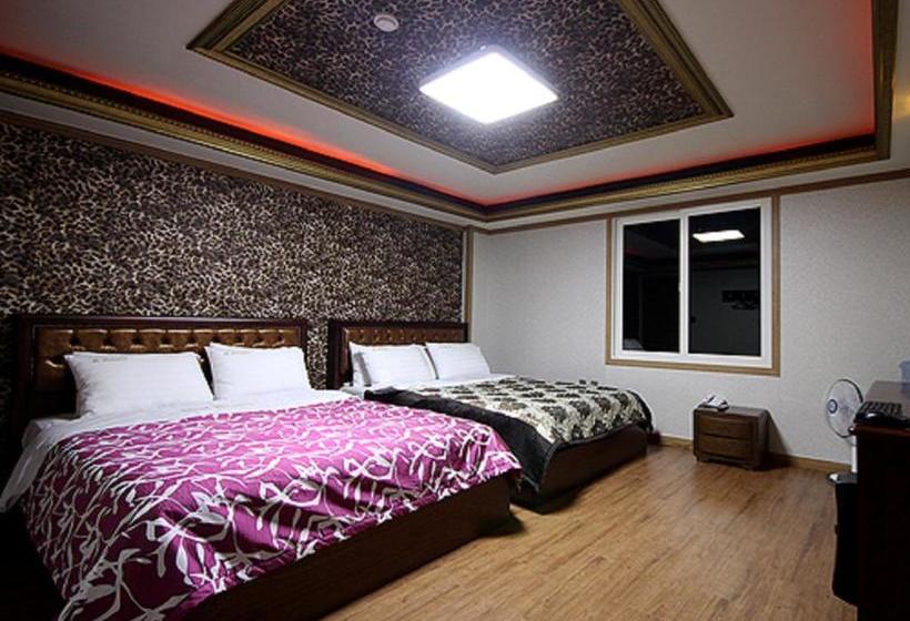 בית מלון כפרי Gwangju  Banana