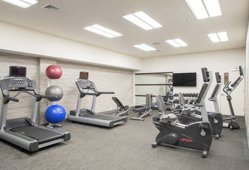 هتل Courtyard By Marriott New York Queens/fresh Meadows