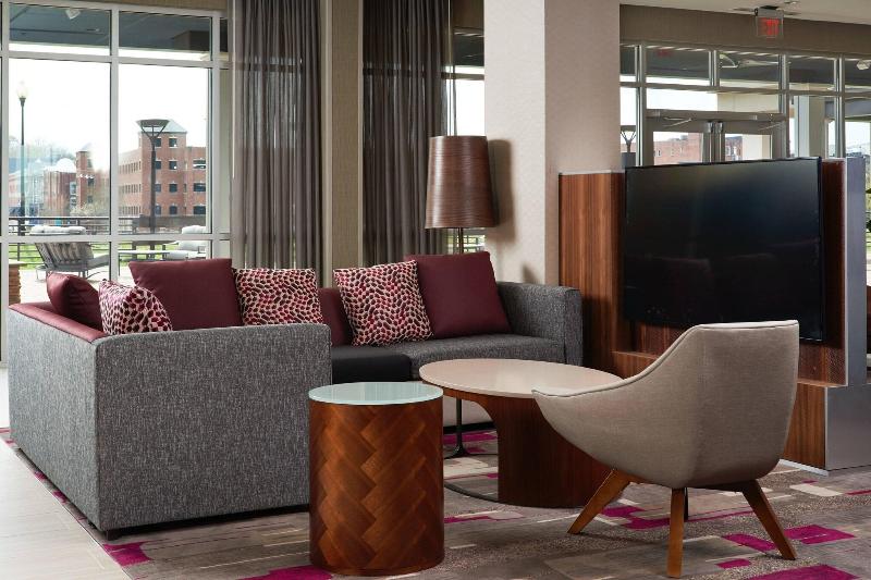 هتل Courtyard By Marriott Rome