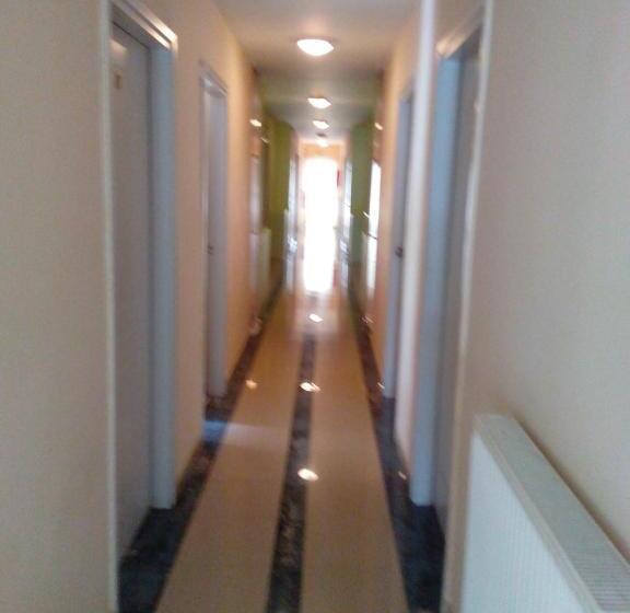 هتل Cybele Guest Accommodation
