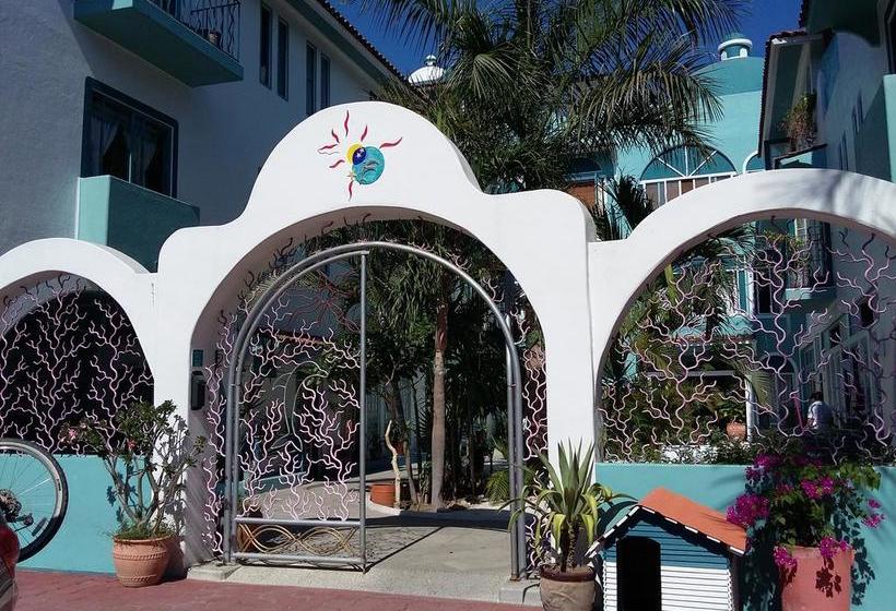 فندق Delphinus Inn