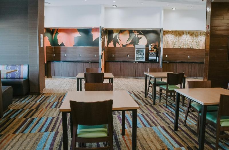 בית מלון כפרי Fairfield Inn & Suites By Marriott Lincoln Airport