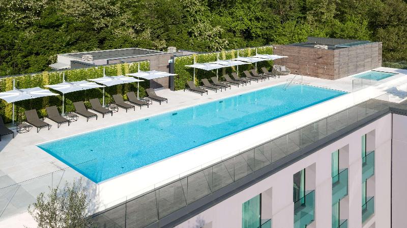 هتل Hilton Lake Como