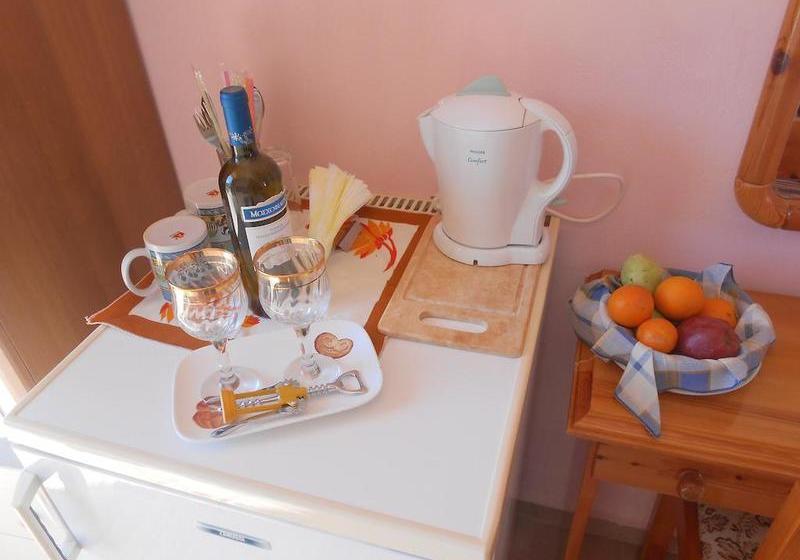 Отель Oasis Rooms