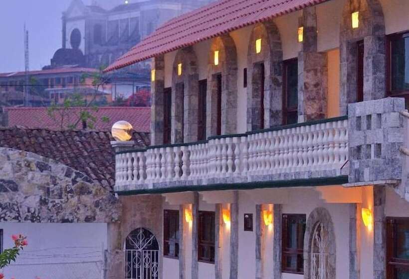 هتل Parador Jl