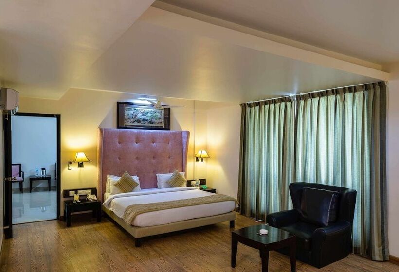 Отель Quality Inn Palms