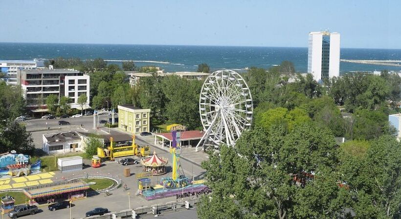 هتل Ramada By Wyndham Constanta