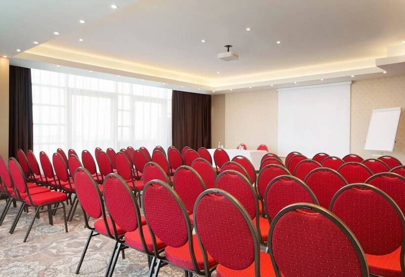هتل Ramada By Wyndham Constanta