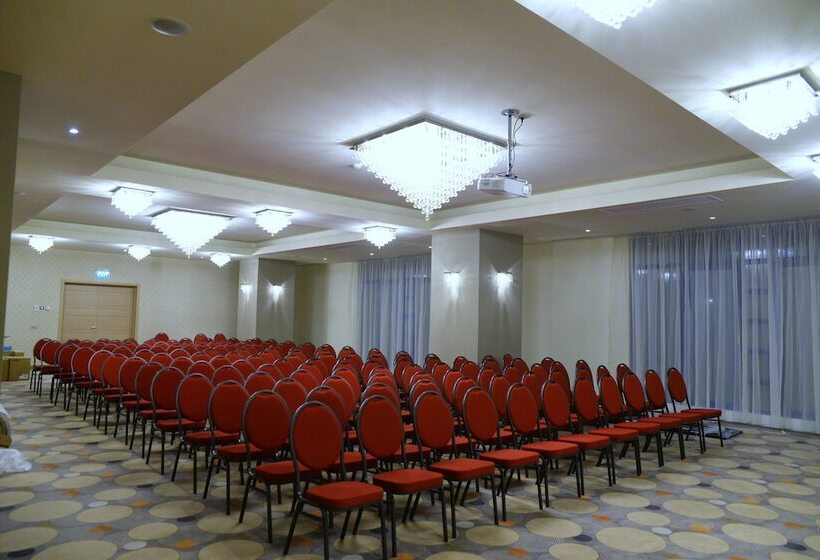 هتل Ramada By Wyndham Constanta