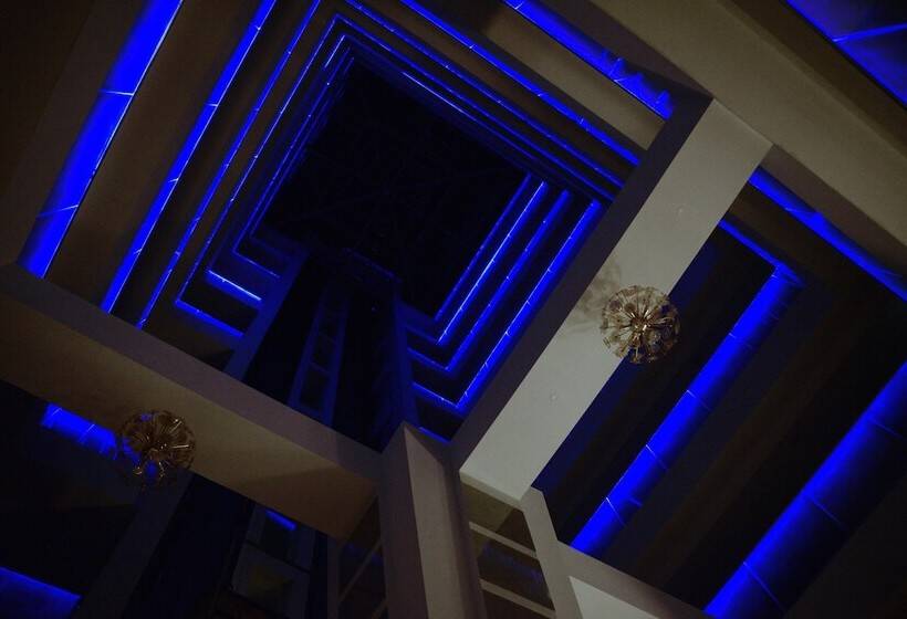هتل Ramada By Wyndham Constanta